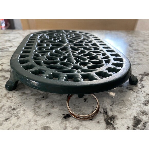 Vintage Victor Robert Welch Cast Iron Pot Stand Footed Trivet Green - Picture 4 of 4